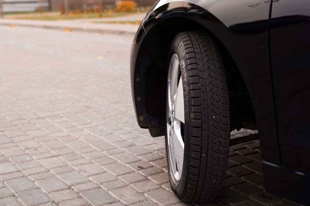 Vitali Adutskevich באתר PEXELS car tire importer